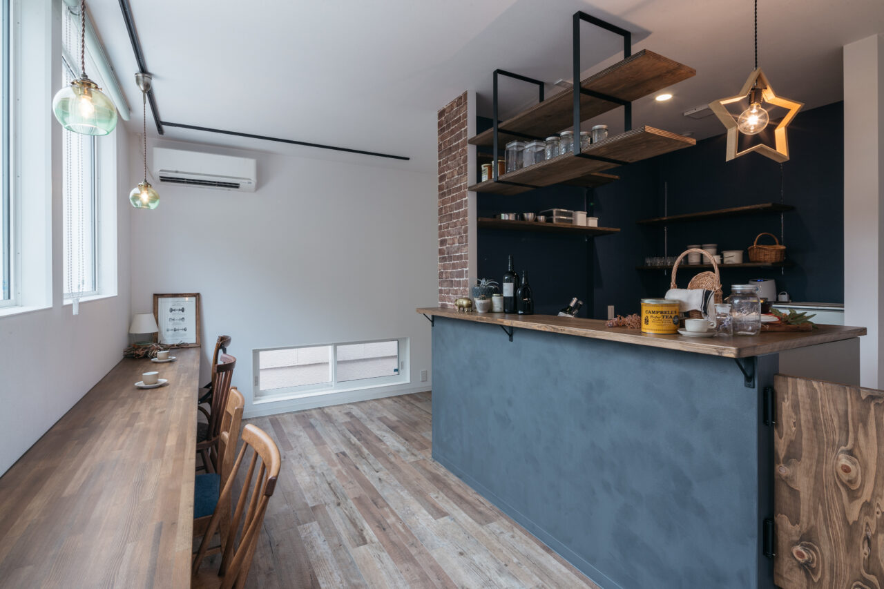 家族にもペットにもやさしいバリアフリーな住まい~アイランドキッチン、カフェカウンター | 伊駒建設|日進市 高気密高断熱の家・地熱の家