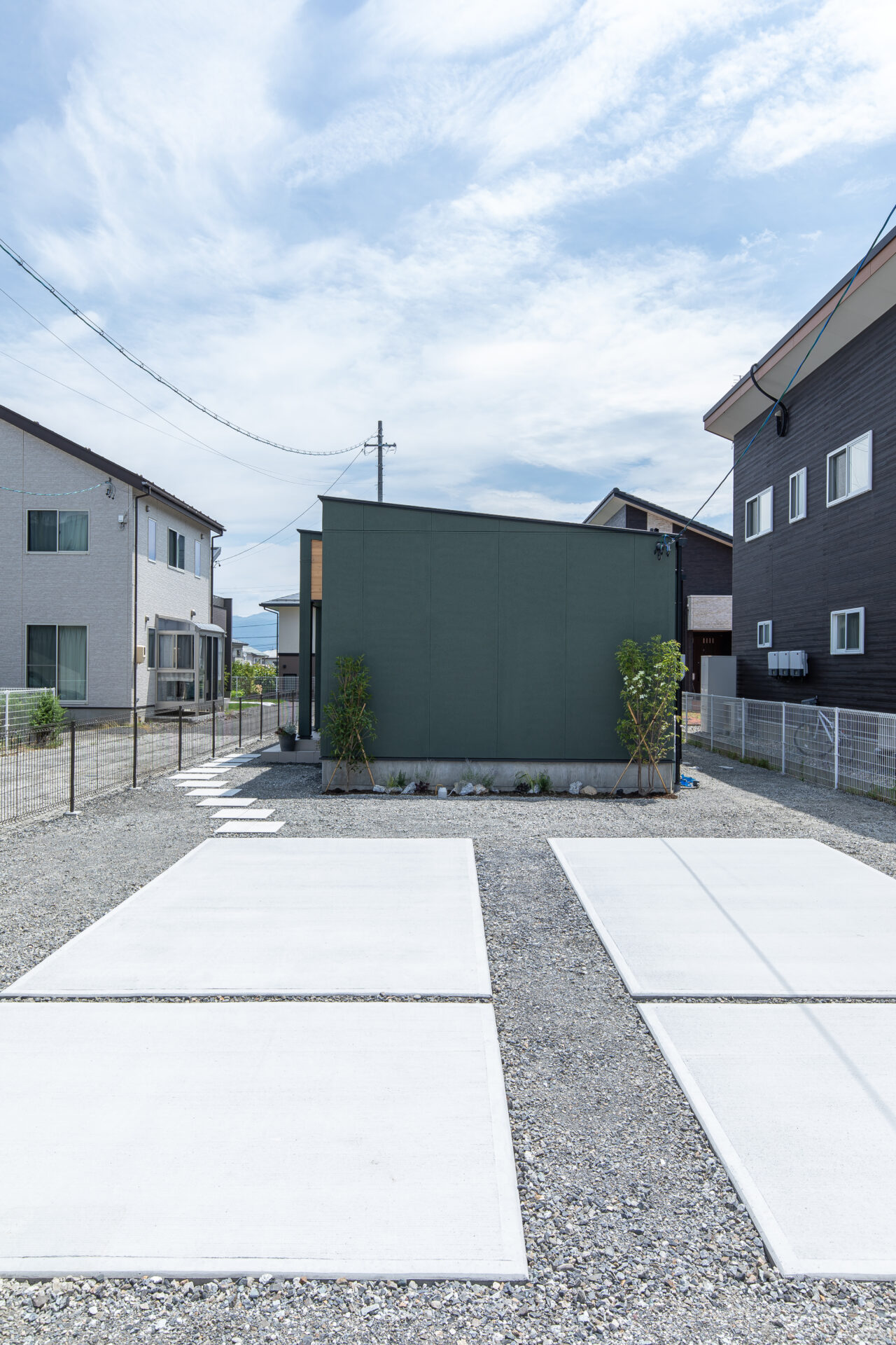 玄関アプローチ