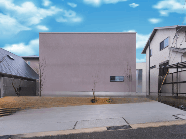 中庭とつながる家