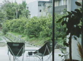 自家菜園を見渡せるデッキ