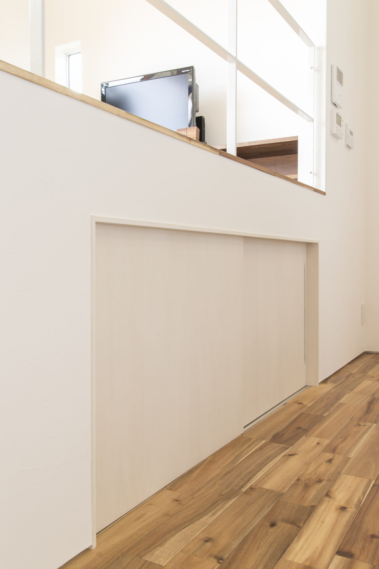 壁と同色の引き戸