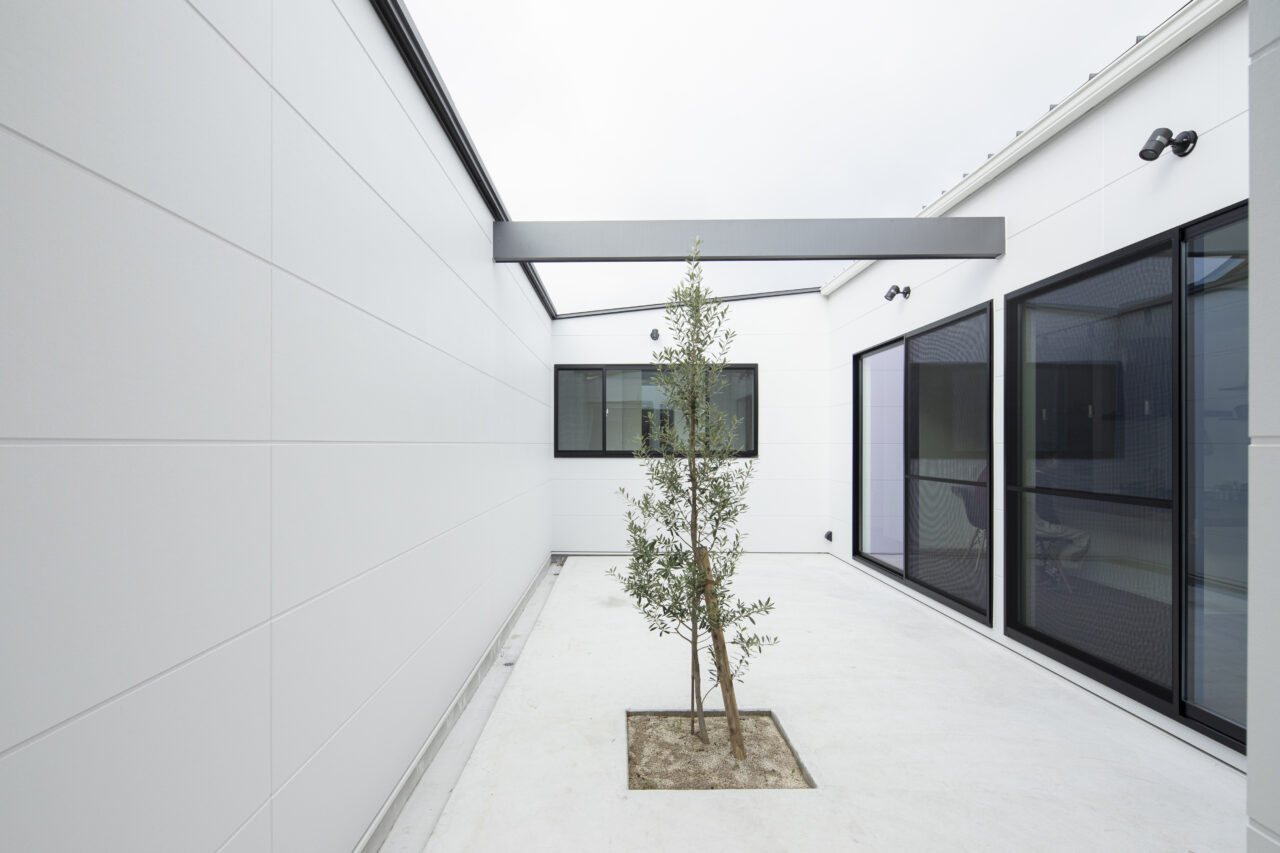 リビングとつながる中庭