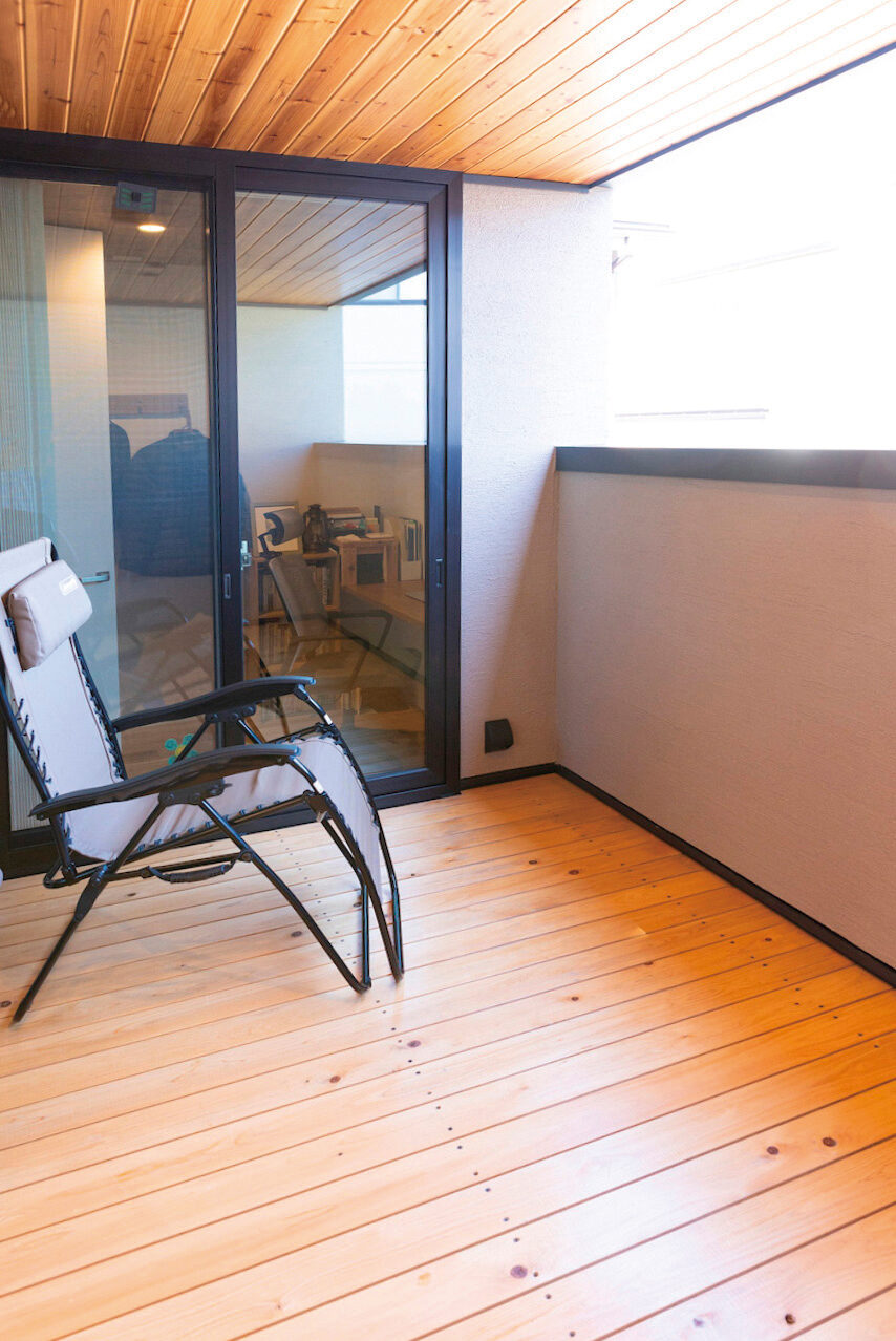 東向きのインナーバルコニー