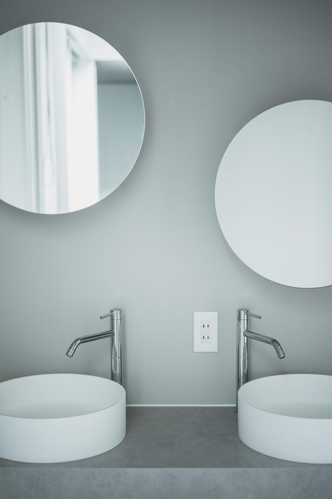 ふたり並んで使えるダブル洗面