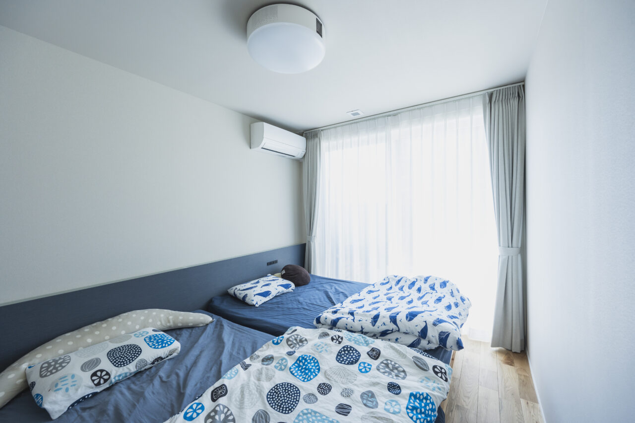 プロジェクターのある寝室