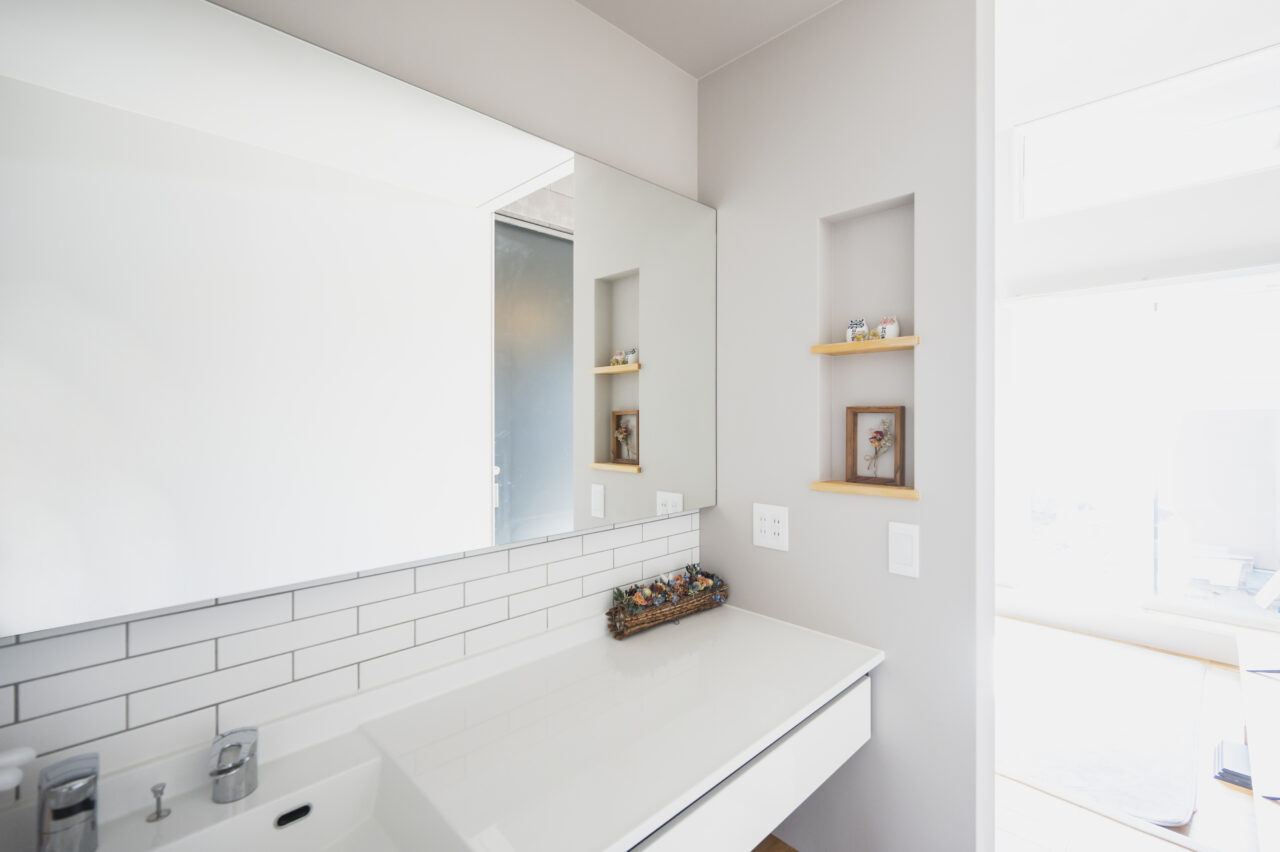 一面鏡にこだわった洗面室