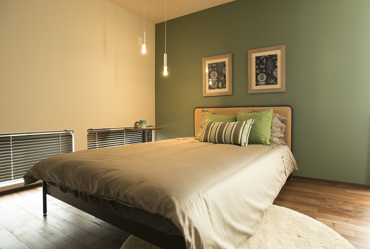 落ち着きのある寝室