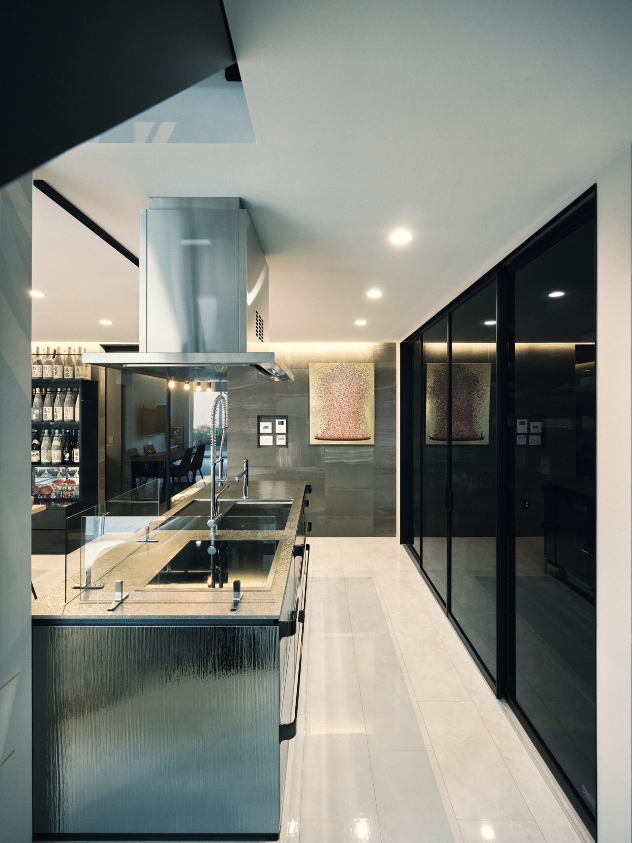 広くて使いやすいシステムキッチン