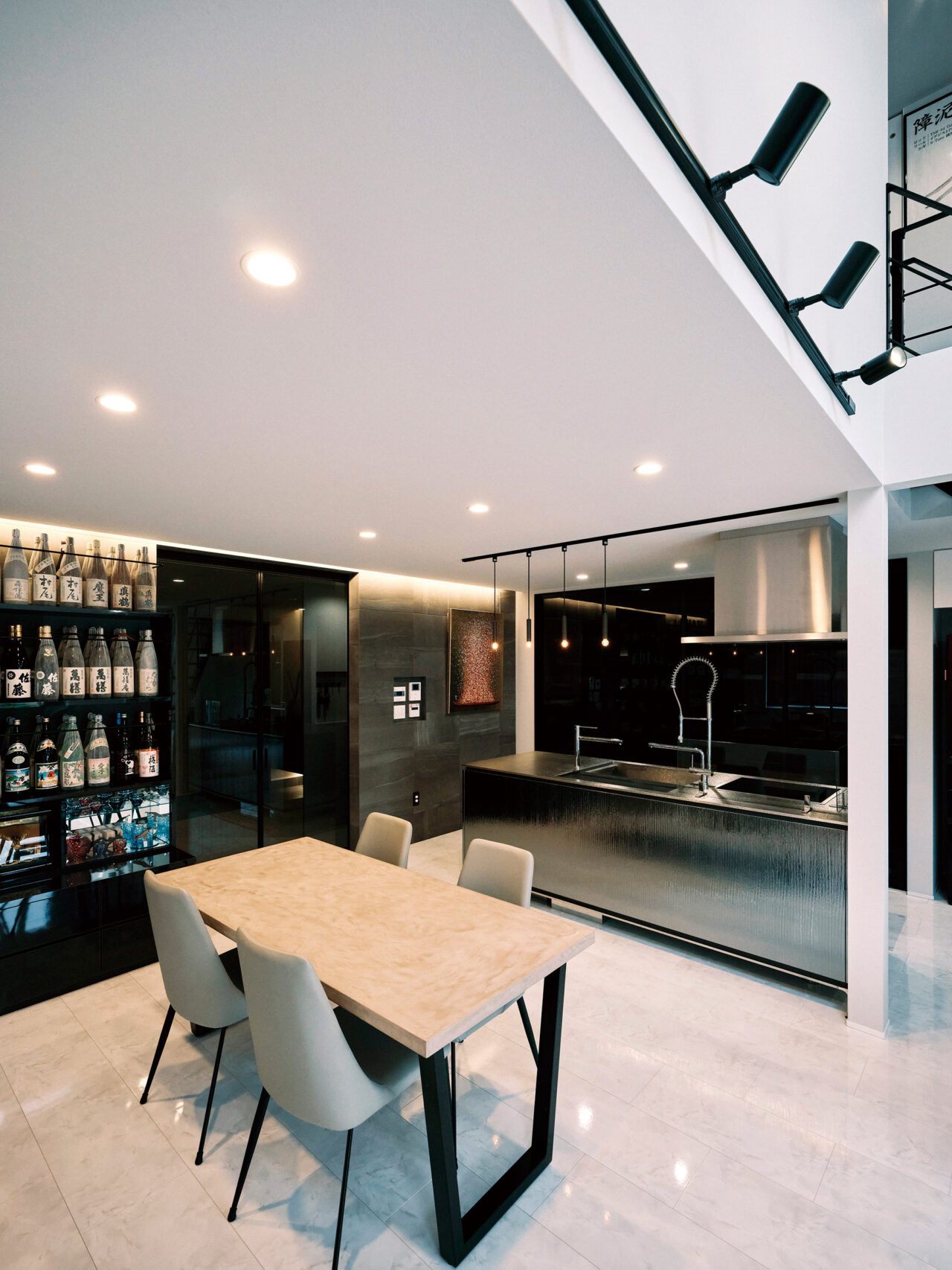 明るいダイニング