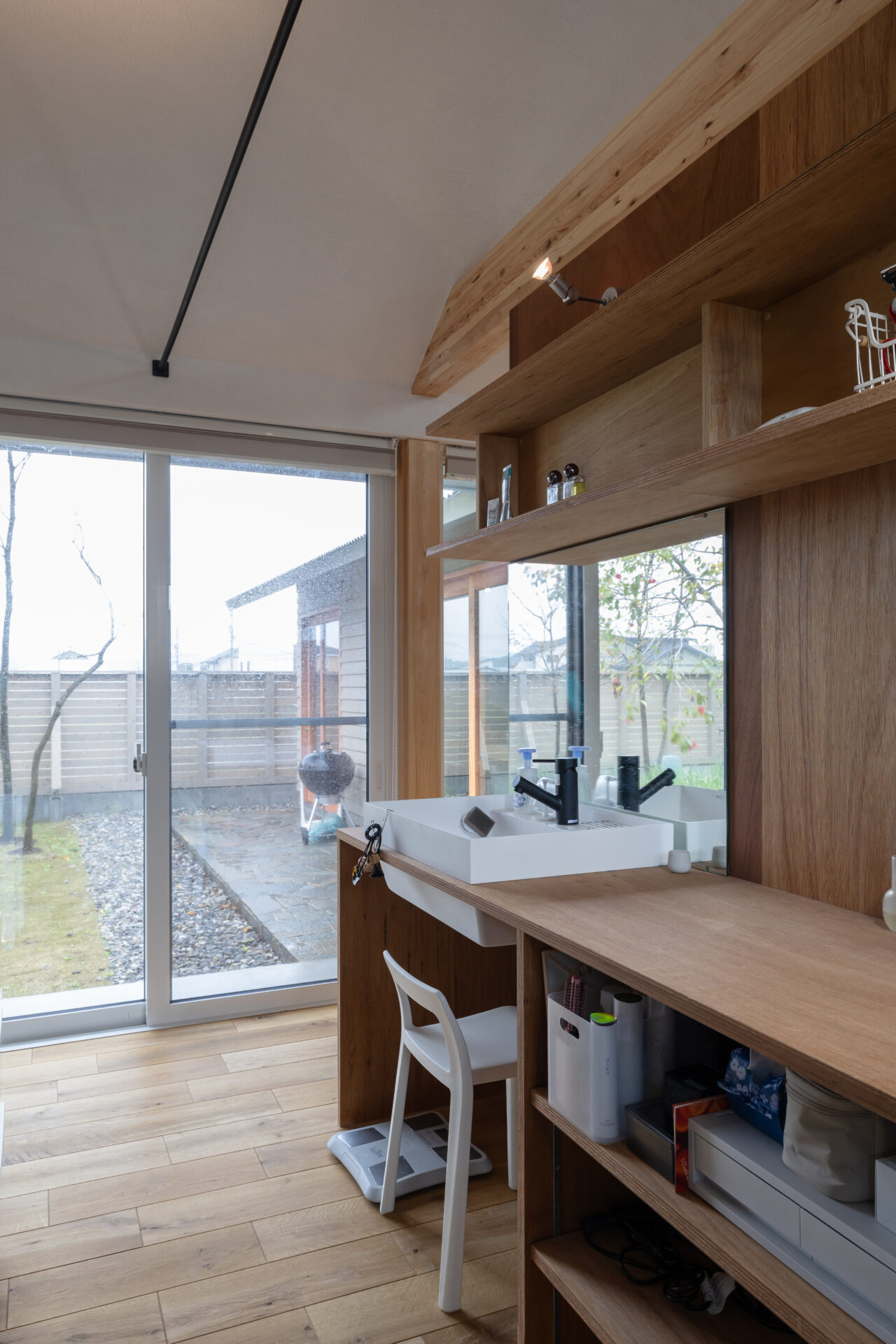 回遊動線の洗面スペース