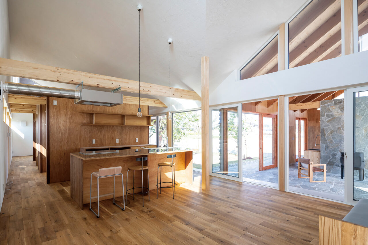 ゆるやかにつながるLDKと土間空間