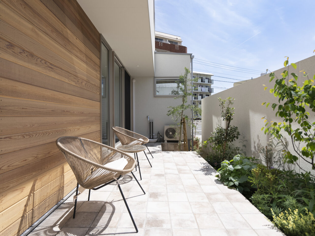 タイルテラスのお庭