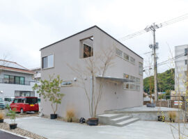 外装と一体化させた玄関