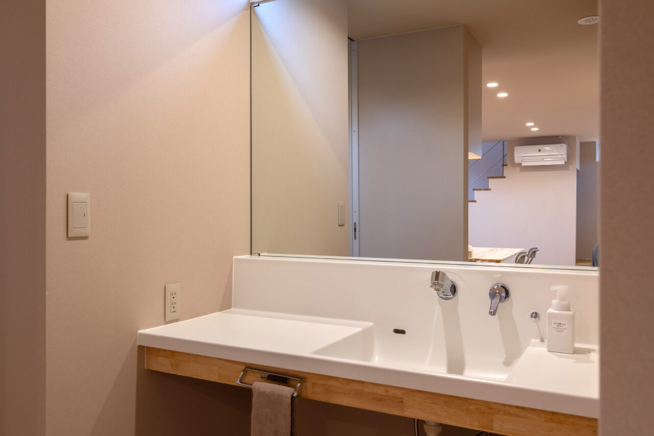 コンパクトにまとめた洗面