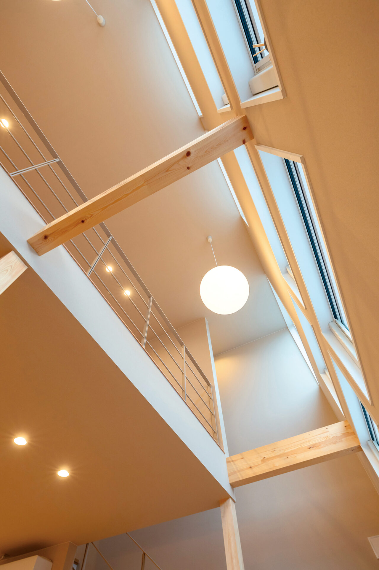 家の南側全面が吹き抜けに