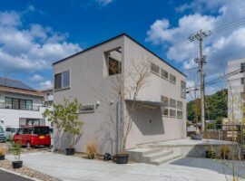 外装と一体化させた玄関